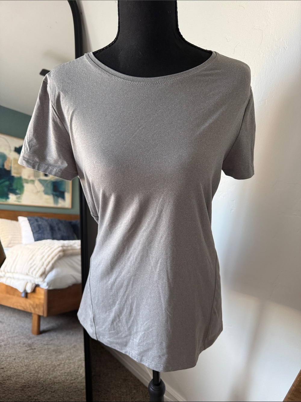 New Athleta Light Gray Crewneck Short Sleeve Tee